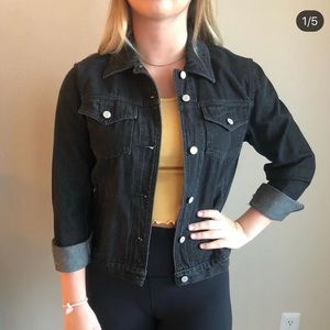 Black jean jacket🤩